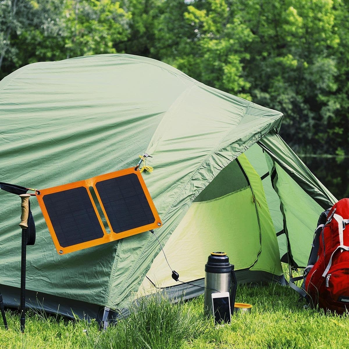 Thunderbolt Solar Panels Review : The Thunderbolt 9 Watt Foldable Solar Panel